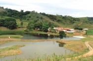 Deve haver condições adequadas para construir a barragem e comprovações de que ela resultará em benefícios sociais. Deve haver condições adequadas para construir a barragem e comprovações de que ela resultará em benefícios sociais.