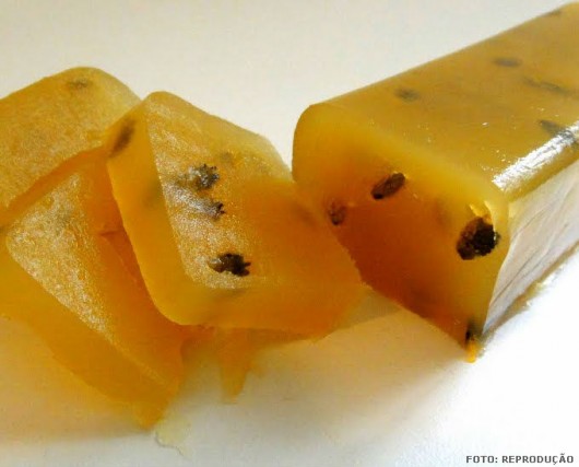Doces de fruta em barra - Receita de Doce de Maracujá Doces de fruta em barra - Receita de Doce de Maracujá