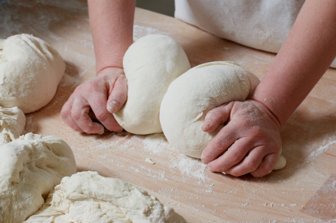 O profissional responsável pela elaboração das pizzas deverá programar e administrar as atividades