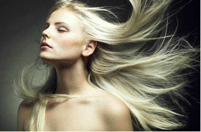 Pessoas movem "mundos e fundos" para conseguirem um visual perfeito acompanhado de um cabelo exuberante