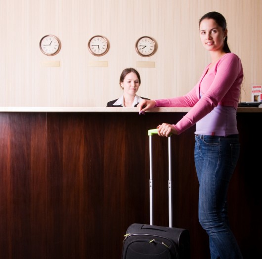 Hotelaria - check-in: como receber o hóspede sem reserva Hotelaria - check-in: como receber o hóspede sem reserva