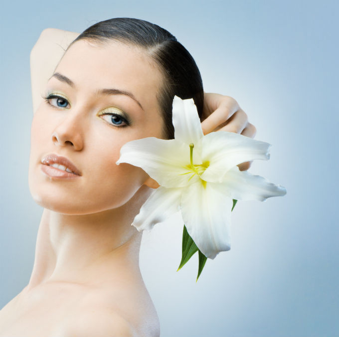 O rosto, verdadeiro cartão de entrada de homens e mulheres em todo mundo, é a principal preocupação da estética facial