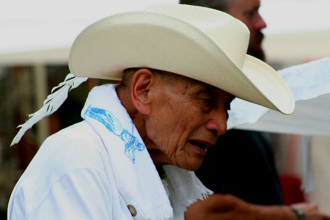 Em todo o mundo, por mês, 1 milhão de pessoas cruzam a barreira dos 60 anos de idade. Foto/crédito: Tony Alter