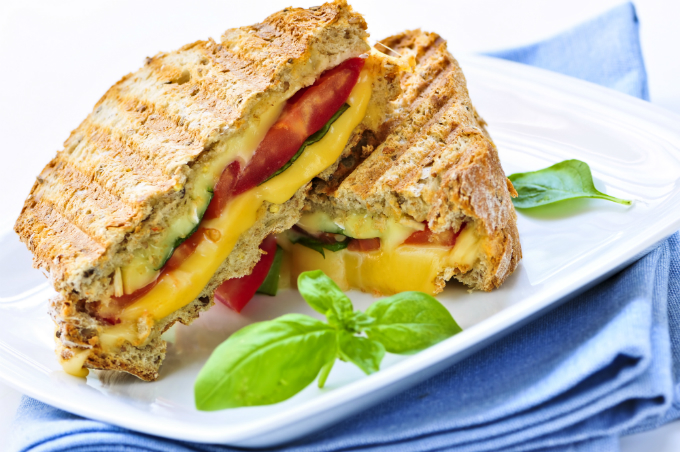 As receitas de sanduíches bão desde as mais naturais até as bem calóricas