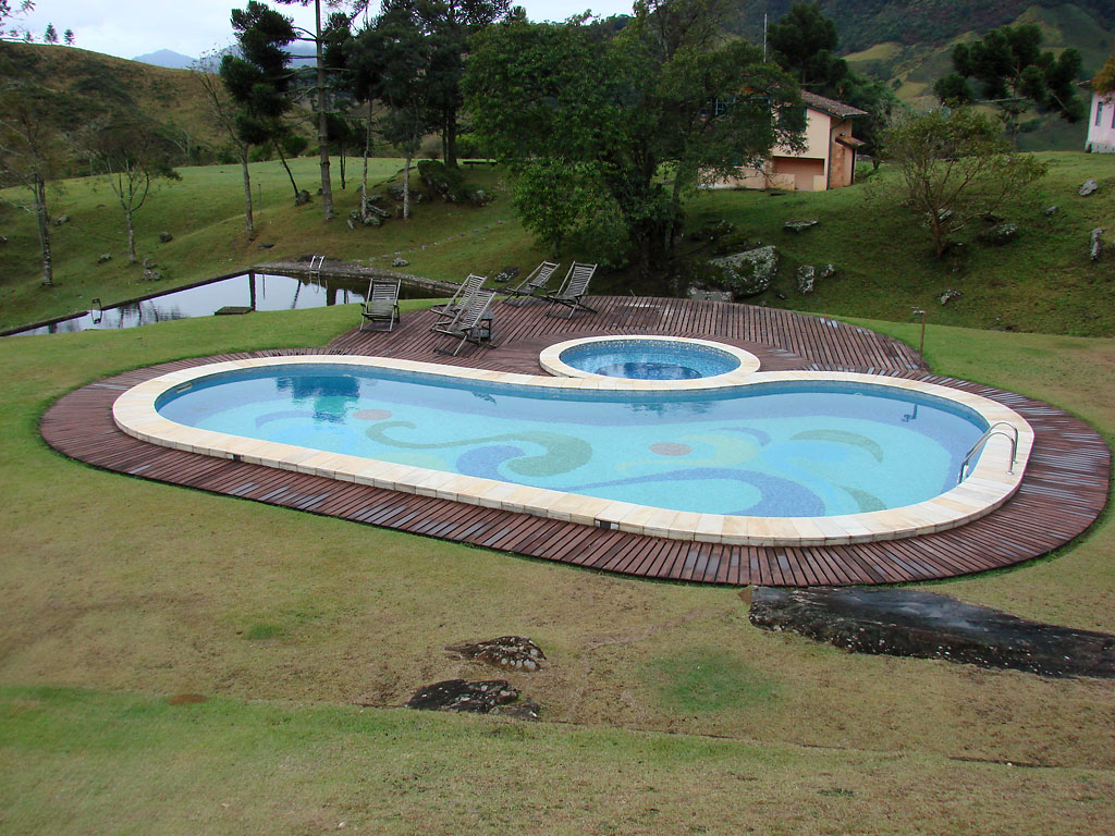 A variedade de grama Batatais é indicada para parques públicos, campos de futebol e bordas de piscinas. Foto: Taqueopa