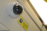 Deve existir nas escolas um sistema de monitoramento eletrônico, por imagem, das suas principais dependências Deve existir nas escolas um sistema de monitoramento eletrônico, por imagem, das suas principais dependências