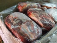 Na maturação, a carne fresca (depois de o animal ser abatido) é embalada a vácuo e logo armazenada em uma câmara frigorífica à temperatura constante de -1 a 0 graus Cº, por um período de 20 a 30 dias aproximadamente Na maturação, a carne fresca (depois de o animal ser abatido) é embalada a vácuo e logo armazenada em uma câmara frigorífica à temperatura constante de -1 a 0 graus Cº, por um período de 20 a 30 dias aproximadamente