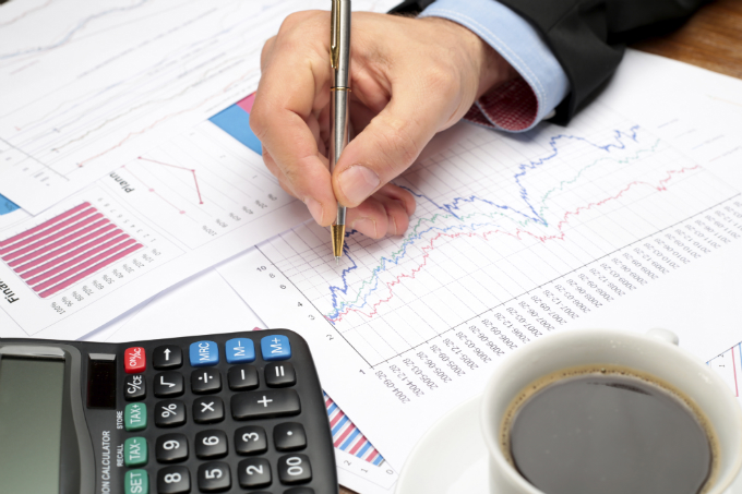 Contrate um contador capacitado, ético e eficiente, pois esse profissional terá acesso a todas as informações financeiras da sua empresa.