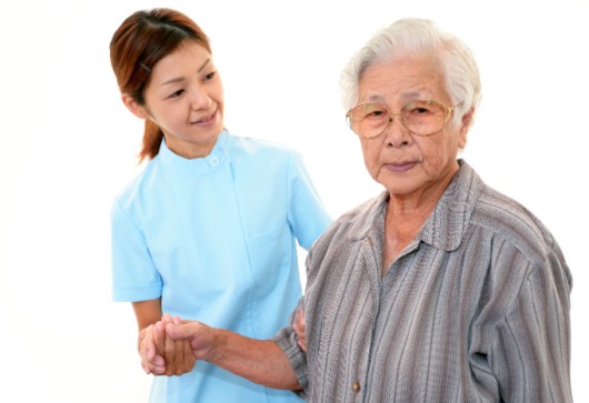 O idoso e as interações medicamentosas. O idoso e as interações medicamentosas.