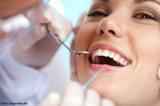 Auxiliar de Dentista - cavidade oral humana e dentições Auxiliar de Dentista - cavidade oral humana e dentições