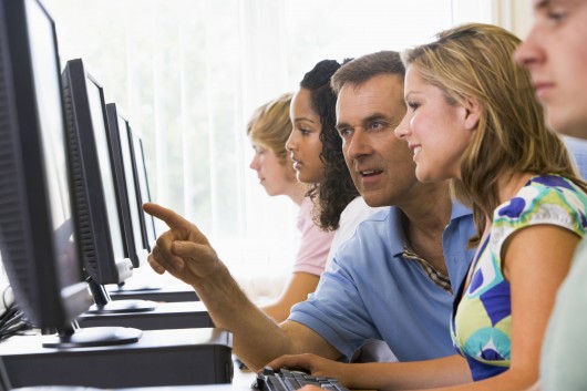 Internet - ferramenta de extrema importância para o sucesso das empresas Curso CPT Curso Como Aumentar as Vendas pela Internet. Cursos CPT
