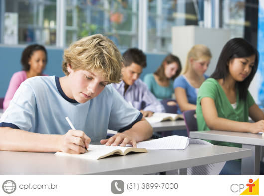Plano Nacional de Educação - ensino de qualidade e valorização profissional As principais metas previstas pelo PNE visam à melhoria do ensino público e ao reconhecimento dos profissionais de educação