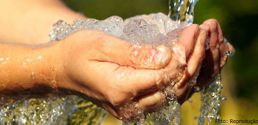 Apesar de dois terços do planeta serem formados por água, apenas 0,008% do seu total é potável - Notícias CPT. Apesar de dois terços do planeta serem formados por água, apenas 0,008% do seu total é potável - Notícias CPT.