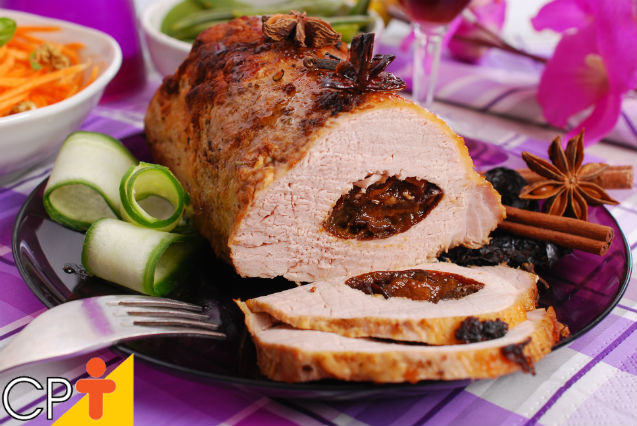 Lombo recheado com ameixa à Weitzel - aprenda a fazer Receitas Cursos CPT Gastronomia Lombo recheado com ameixa à Weitzel - aprenda a fazer Receitas Cursos CPT Gastronomia
