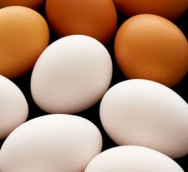 Tanto o de cor branca como o de coloração vermelha apresentam a mesma condição nutritiva, a preferência de alguns consumidores pelos vermelhos se deve apenas ao aspecto visual. Tanto o de cor branca como o de coloração vermelha apresentam a mesma condição nutritiva, a preferência de alguns consumidores pelos vermelhos se deve apenas ao aspecto visual.