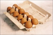 O ovo é um alimento de alto valor nutritivo e proteico, de baixo custo, acessível a todas as classes sociais. O ovo é um alimento de alto valor nutritivo e proteico, de baixo custo, acessível a todas as classes sociais.