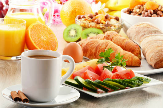 Tomar caf&eacute; da manh&atilde; diariamente traz in&uacute;meros benef&iacute;cios