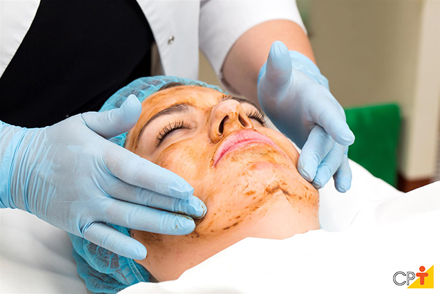 Tratamento de pele com cosmético natural Tratamento de pele com cosmético natural