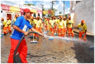 A limpeza urbana não consiste apenas em manter limpas as ruas, mas, também, em coletar e dar destino adequado ao lixo.