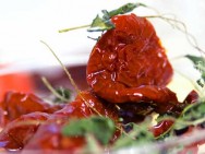 O processamento artesanal do tomate representa uma alternativa para a redução das perdas na agricultura.