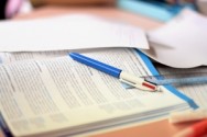 Gerenciar sala de aula não diz respeito apenas à disciplina das turmas, mas também, à gestão dos procedimentos rotineiros. https://cptstatic.s3.amazonaws.com/imagens/enviadas/materias/materia2406/m-escola.jpg