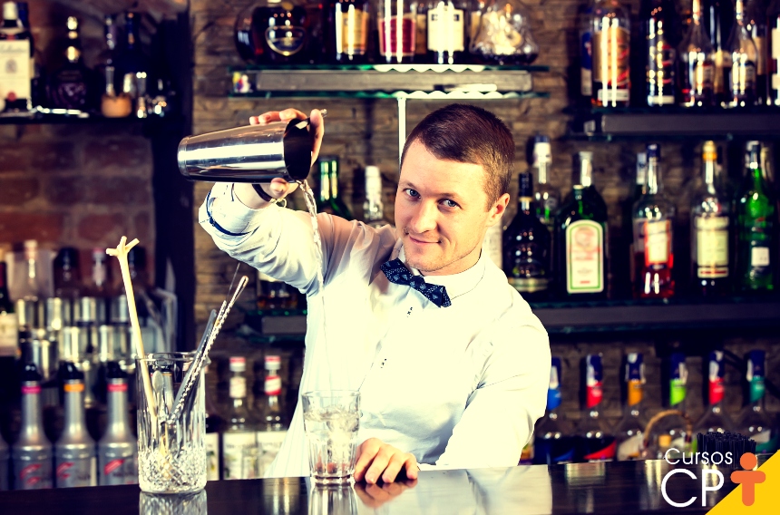 Barman: saiba mais sobre essa bela profissão | Cursos a Distância CPT