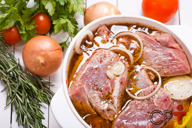 Marinar carnes: você sabe o que é e como fazer? Artigos Cursos CPT Marinar carnes: você sabe o que é e como fazer? Artigos Cursos CPT