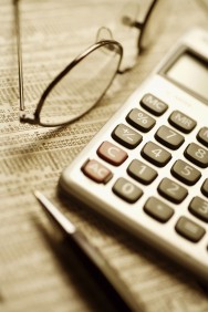 O administrador deve buscar informações que o auxiliem no planejamento e estabelecimento de objetivos claros. https://cptstatic.s3.amazonaws.com/imagens/enviadas/materias/materia2549/m-PH00374.jpg