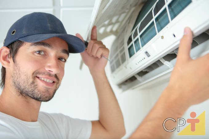 Manutenção e limpeza de ar-condicionado Manutenção e limpeza de ar-condicionado