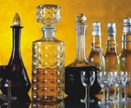 A indústria caseira de licores e xaropes adquire importância cada vez maior por causa do crescente interesse por produtos naturais. A indústria caseira de licores e xaropes adquire importância cada vez maior por causa do crescente interesse por produtos naturais,