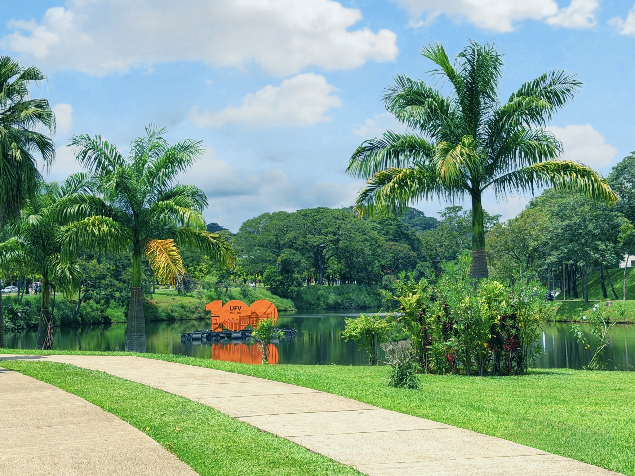 Letreiro 100 anos UFV, Lagoa, Centen&aacute;rio Vi&ccedil;osa MG