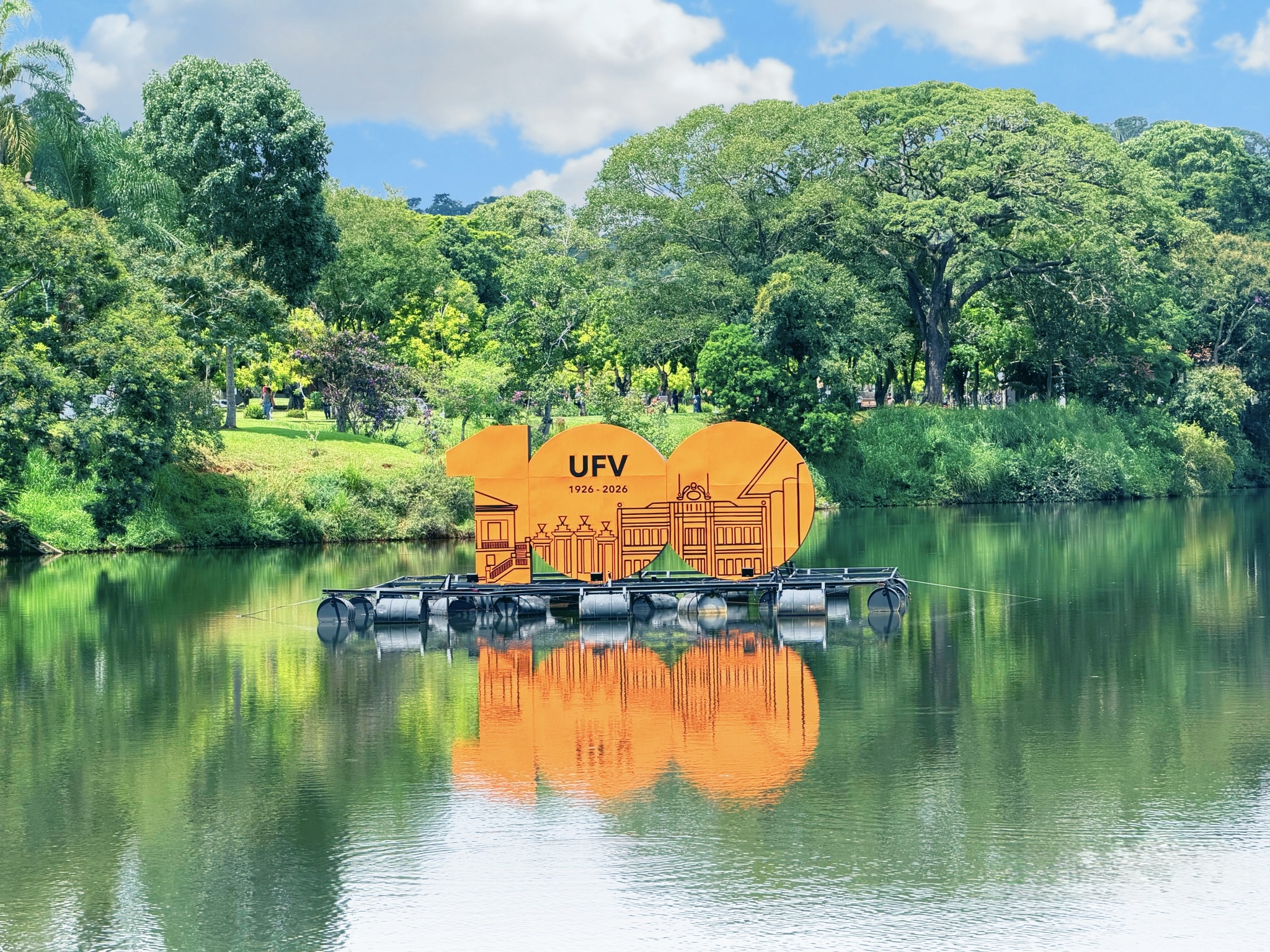 Letreiro 100 anos UFV, Lagoa, Centen&aacute;rio Vi&ccedil;osa MG