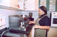 Tanto o local de produção quanto os funcionários devem ser preparados para atender normas de segurança alimentar