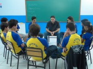 São considerados profissionais da educação escolar básica os que, nela estão em efetivo exercício e os que são formados em cursos reconhecidos São considerados profissionais da educação escolar básica os que, nela estão em efetivo exercício e os que são formados em cursos reconhecidos