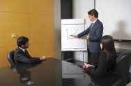 Todas as áreas tomam decisões importantes com base nas informações provenientes do setor de finanças setor de finanças, administração, planejamento financeiro