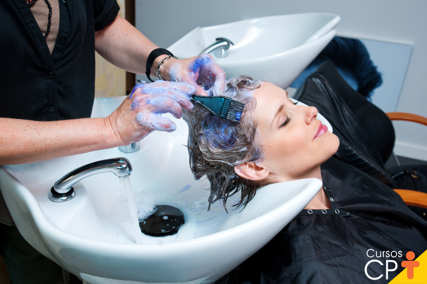 Cuidados antes de pintar o cabelo | Notícias | Cursos a Distância CPT