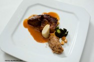 A carne de capivara é boa para pessoas que fazem dieta de emagrecimento ou têm controle de colesterol, por ser mais magra que a de porco ou a de boi capivara