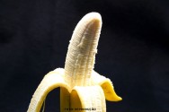 A banana é um fruto apetitoso, tem aroma e consistência, baixa acidez e textura macia, o que torna o seu consumo apropriado para o ser humano de todas as idades banana