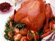 Por ser caracterizada como carne magra e ser a fonte proteica de origem animal mais acessível do mercado, a carne de frango agrega maior número de consumidores abatedouro de frango