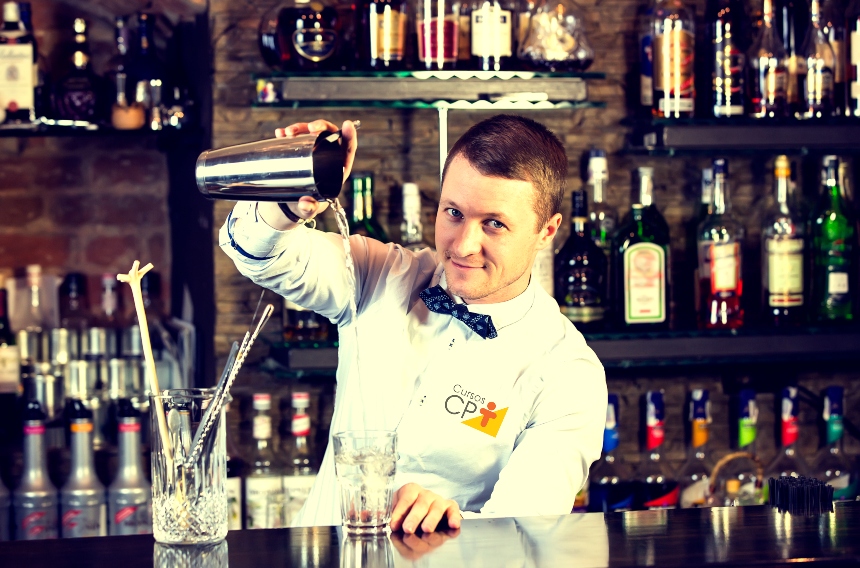 Profissão Barman - uma atividade muito procurada no mercado de trabalho Artigos CPT Profissão Barman - uma atividade muito procurada no mercado de trabalho Artigos CPT