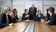 Líderes do tipo Controlador têm seu foco sempre voltado para as metas e o grupo deve segui-lo destemidamente chefia e liderança