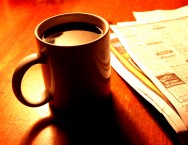 A popularização da bebida café no mundo A partir de 1900, o consumo de café popularizou-se no mundo. Foram criados equipamentos para o preparo de café, filtros, cafeteiras elétricas, entre outros.
