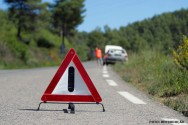 Uma das primeiras coisas a se fazer é garantir a segurança, a começar pela segurança no local do acidente primeiros socorros