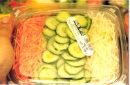 Redução de tamanho dos frutos e hortaliças A redução de tamanho é realizada por diferentes meios, quando os frutos e hortaliças são transformados em peças menores, com forma definida e tamanho uniforme.